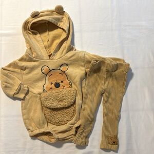Baby clothes/ Winnie Pooh outfit